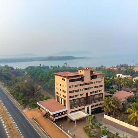 Hotel Sterling Karwar Esterno foto