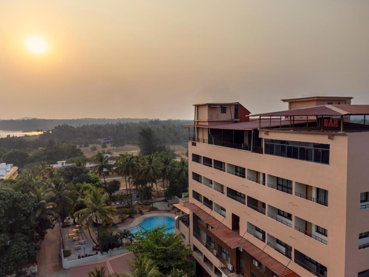 Hotel Sterling Karwar Esterno foto