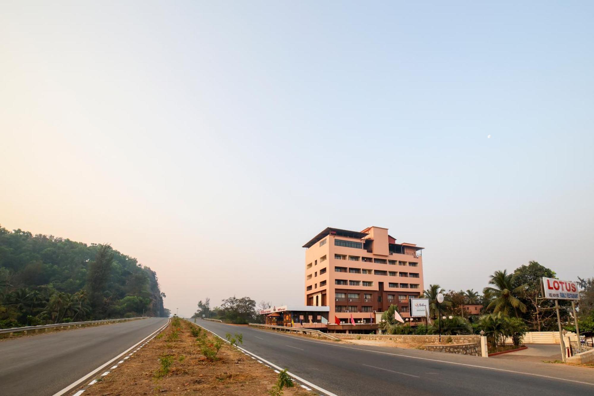 Hotel Sterling Karwar Esterno foto