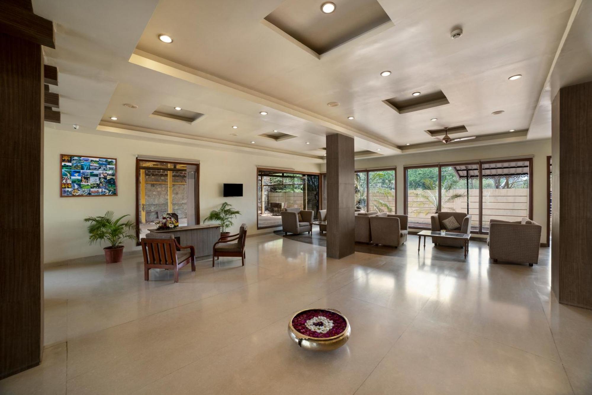 Hotel Sterling Karwar Esterno foto