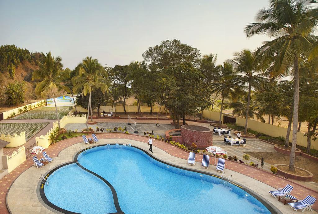 Hotel Sterling Karwar Esterno foto