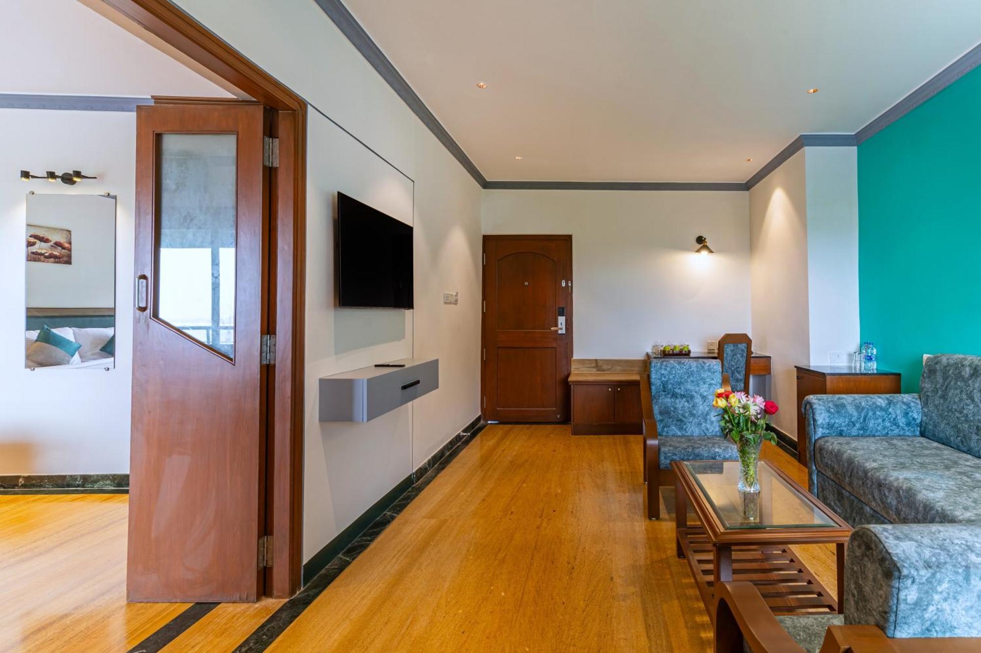 Hotel Sterling Karwar Esterno foto