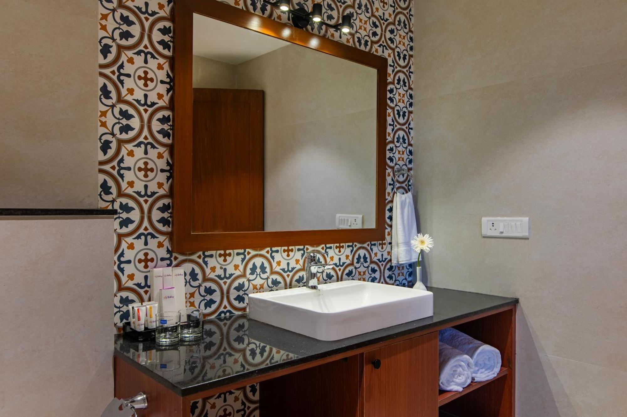 Hotel Sterling Karwar Esterno foto