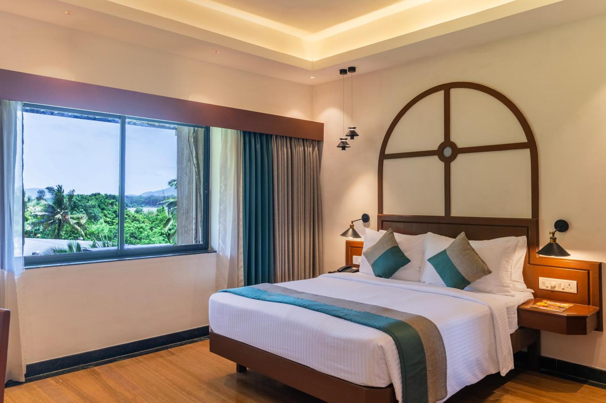 Hotel Sterling Karwar Esterno foto