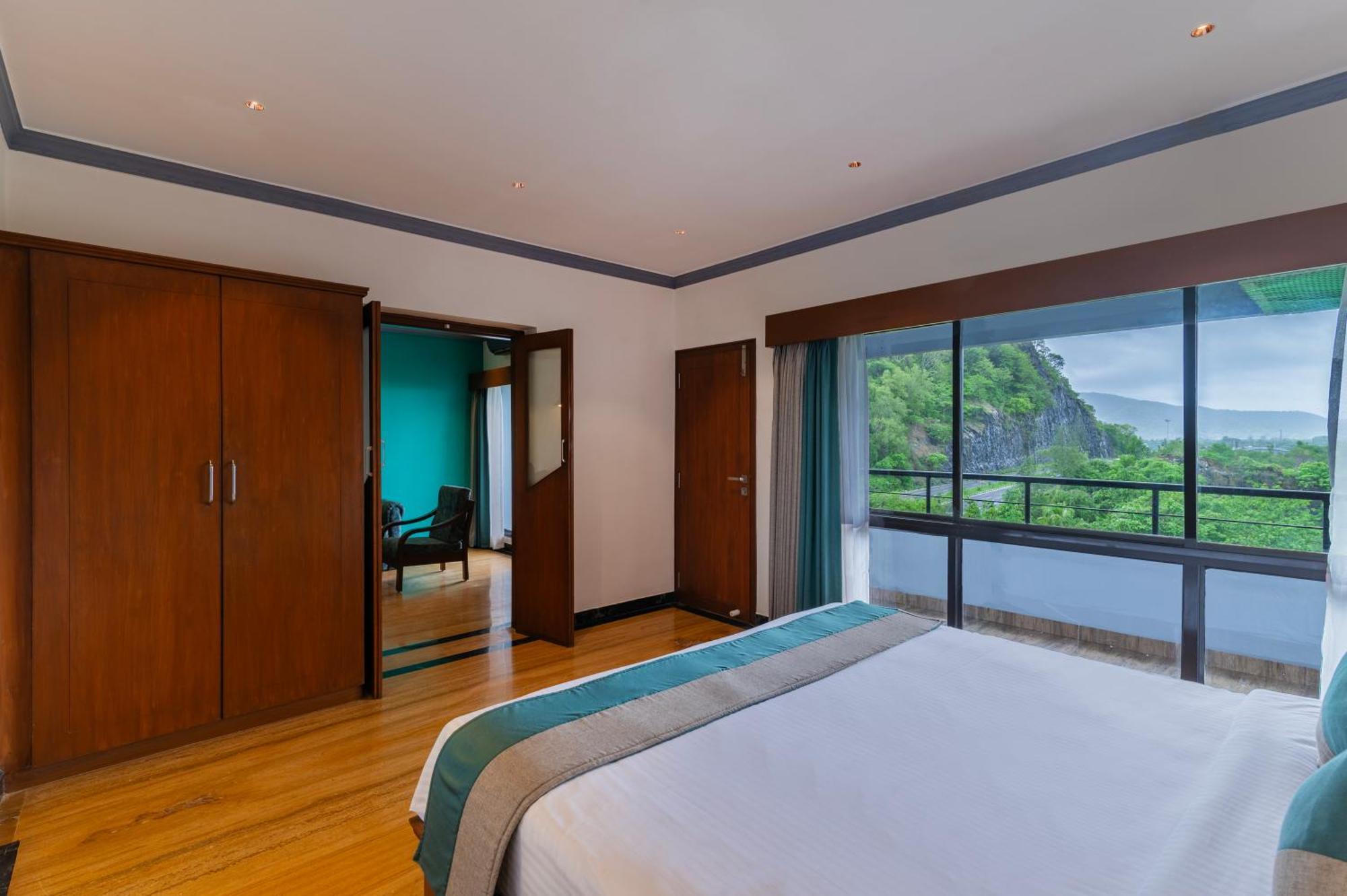 Hotel Sterling Karwar Esterno foto
