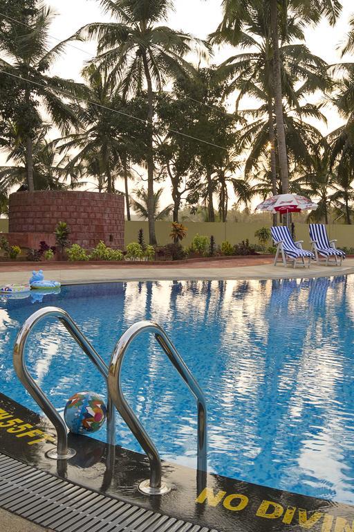Hotel Sterling Karwar Esterno foto