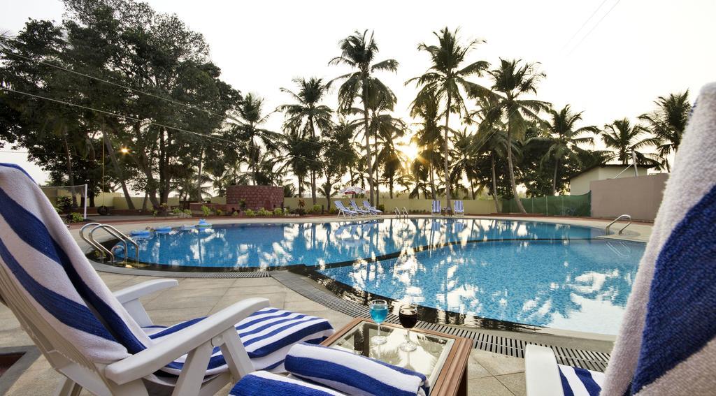 Hotel Sterling Karwar Esterno foto