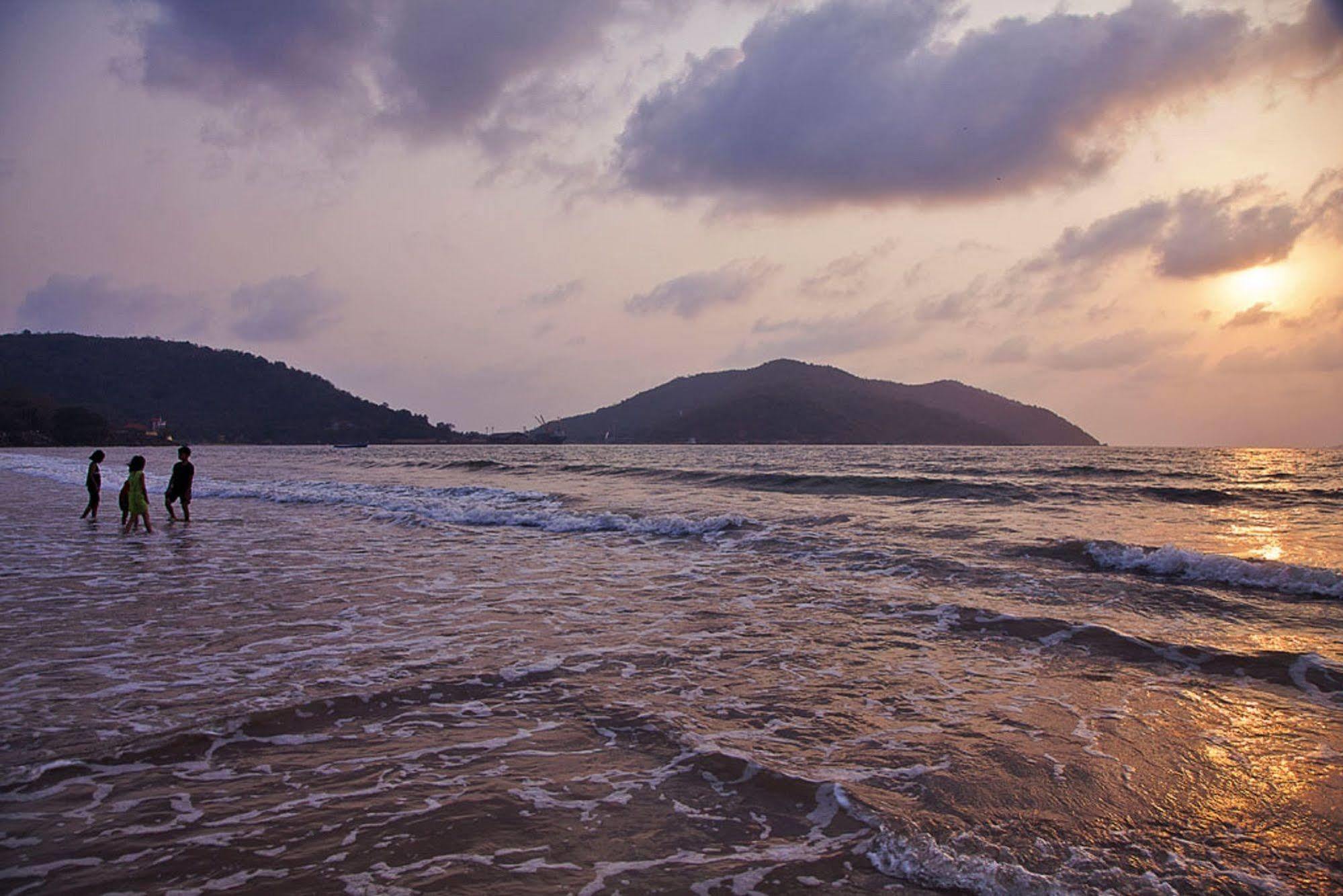Hotel Sterling Karwar Esterno foto