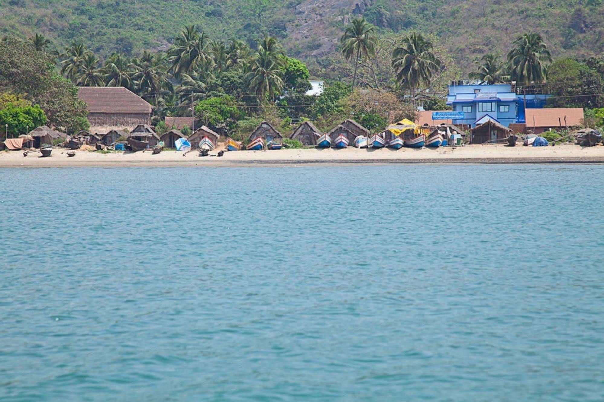 Hotel Sterling Karwar Esterno foto